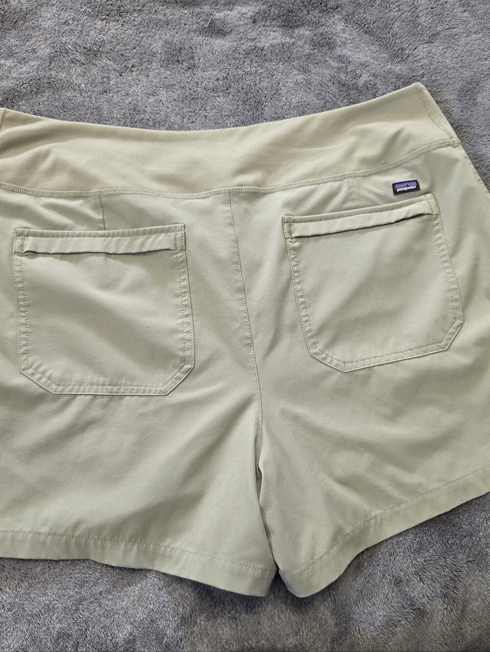 Patagonia Light Khako Utility Short with Back Pockets